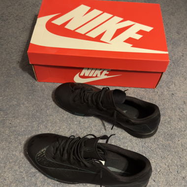 Nike Fussballschuhe schwarz