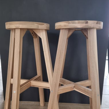 2 tabourets en bois
