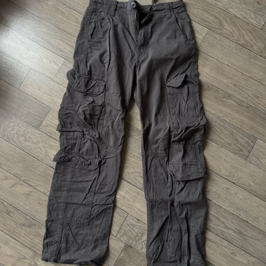 Pantaloni cargo