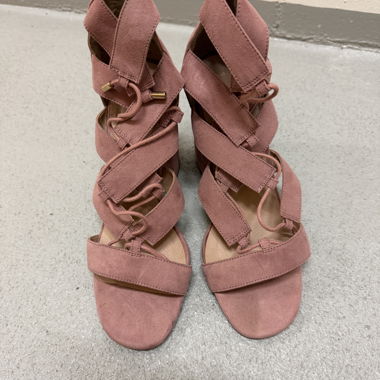 Décolleté rosa con tacco a blocco
