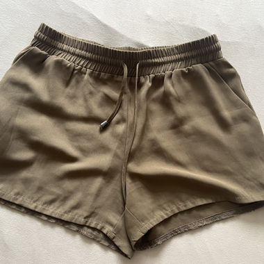 Short corti da donna kaki