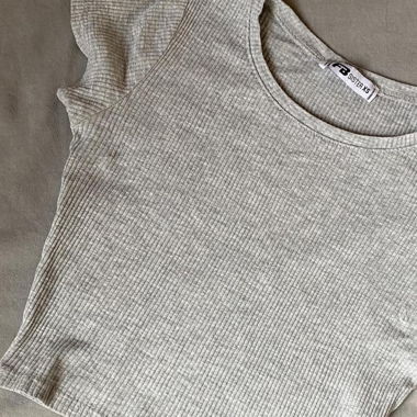 crop top gris