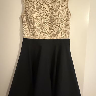 Robe de cocktail en dentelle Orsay