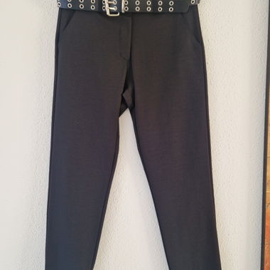 Pantaloni neri con cintura