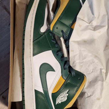Air Jordan 1 Mid