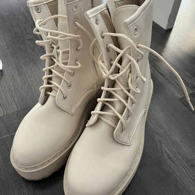 Bottines à lacets beige