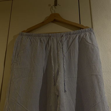 Gestreifte Blaue weisse Leinenhosen