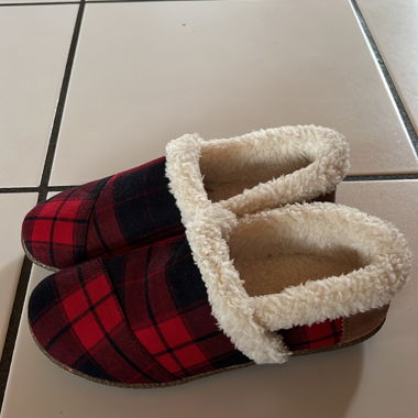 TOMS (chaussons) pantoufles chaude classique 