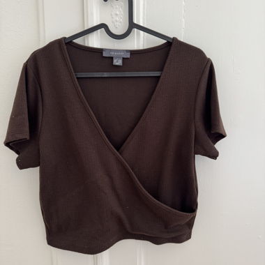Short wrap T-shirt