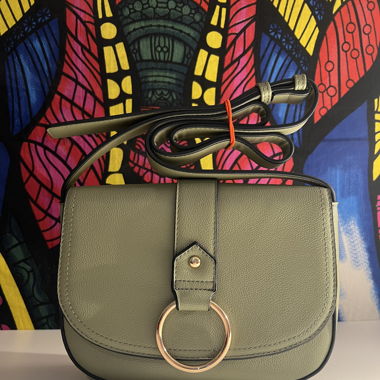 Khakifarbene Handtasche