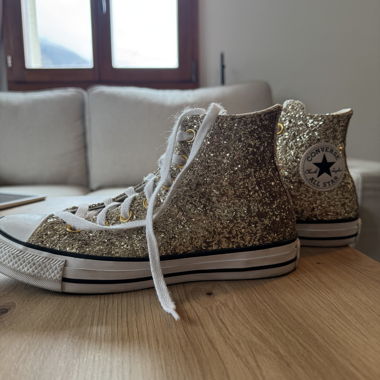 Converse con paillettes dorate