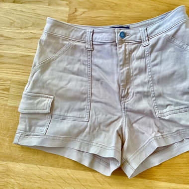 Hollister beige shorts