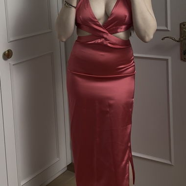 Robe en satin rose