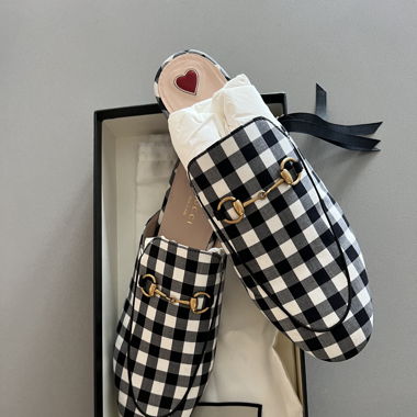 Gucci slippers 