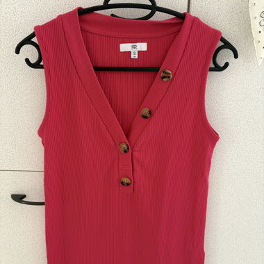 Gilet a costine rosa con bottoni