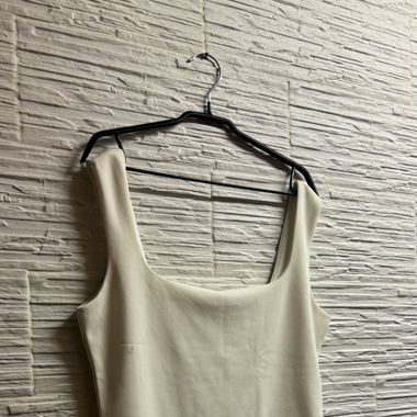 Top Farbe Creme