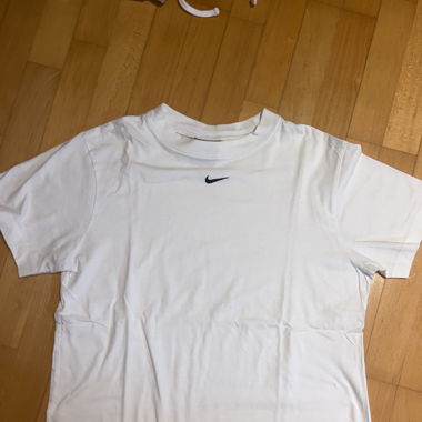 weisses Nike Shirt
