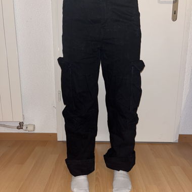 Bershka schwarze Cargohose