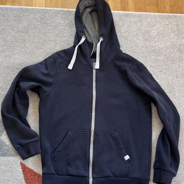 Felpa con zip nera