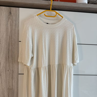 Weisses Kleid mit Stickmustern (Grösse L)