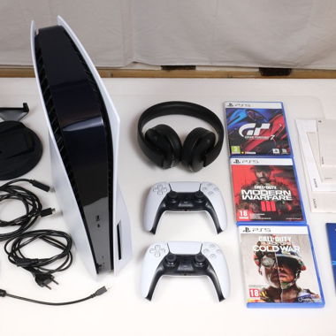 Console PlayStation 5 avec 2 manettes