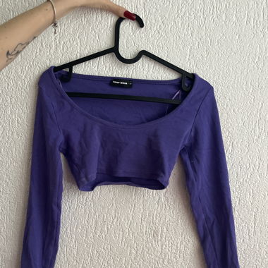 Lilafarbenes Croptop