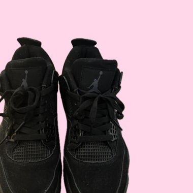 Black Cat Jordan 4 