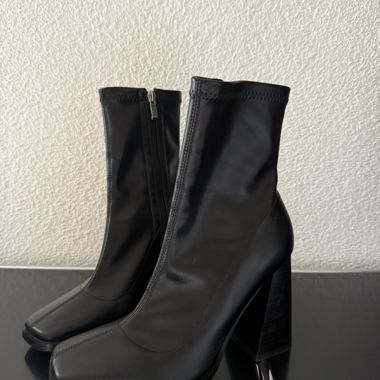 Schwarze High Heel Stiefeletten