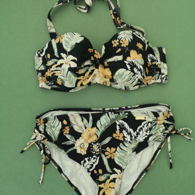 Bikini mit Blumenmuster