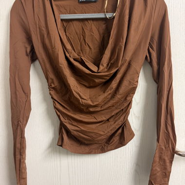 top maniche lunghe marrone