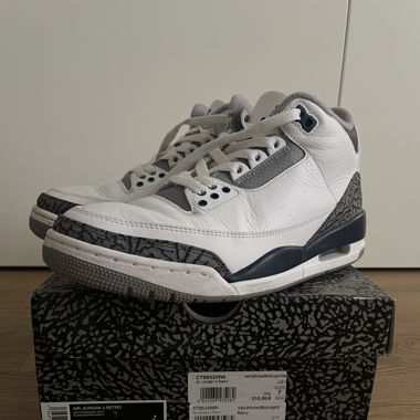 Air Jordan 3 Midnight Navy Sneakers