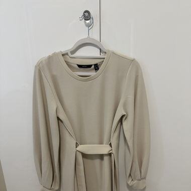 Kleid mit Gürtel