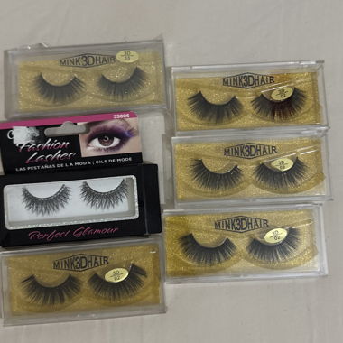 Set künstlicher Wimpern