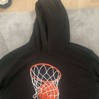 Pull noir