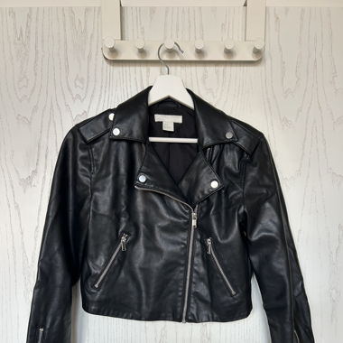 Cropped fake leather jacket