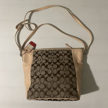 Borsa firmata Coach