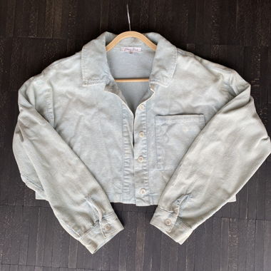 Veste courte en velours côtelé bleu clair