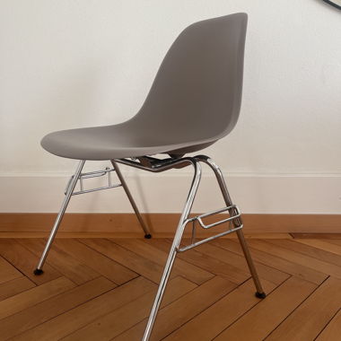 Eames Vitra Chair