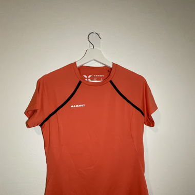Kurzärmliges, oranges, Sportshirt von Mammut