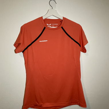 Kurzärmliges, oranges, Sportshirt von Mammut