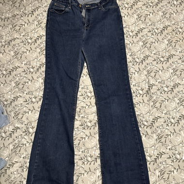 Jeans foncé pour femmes