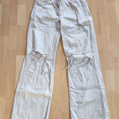 Jeans strappati
