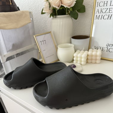 Yeezy Slides