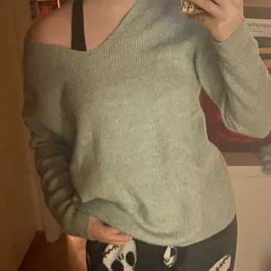 Grüner Pullover
