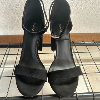 Schwarze High Heels