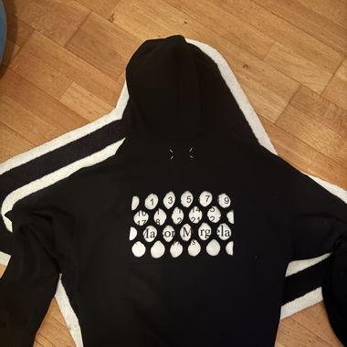 MAISON MARGIELA HOODIE SIZE M