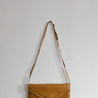 Die Lederhandtasche der Jaguar-Kollektion 