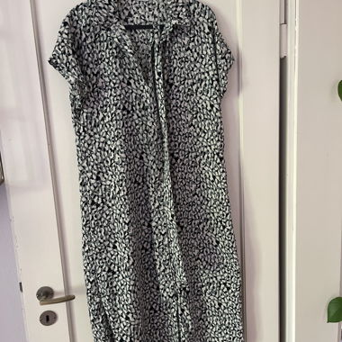 Gemustertes Hemdblusenkleid