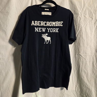 T-shirt Abercrombie bleu foncé