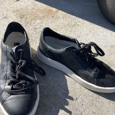 Guess Schuhe